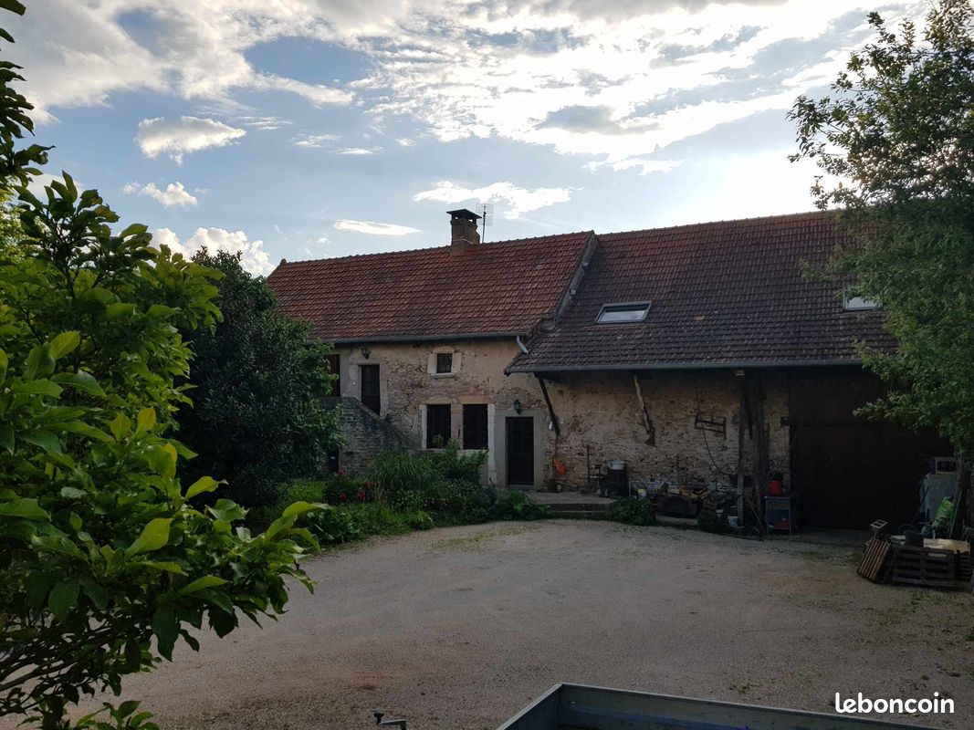Maison 7 pièces 1754 m² · à Nanton · 1 754 m² · 310 000 €