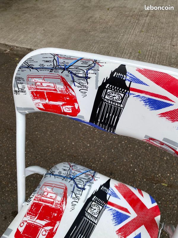 Chaise pliable d'appoint en métal blanc motifs Londres (image 3)