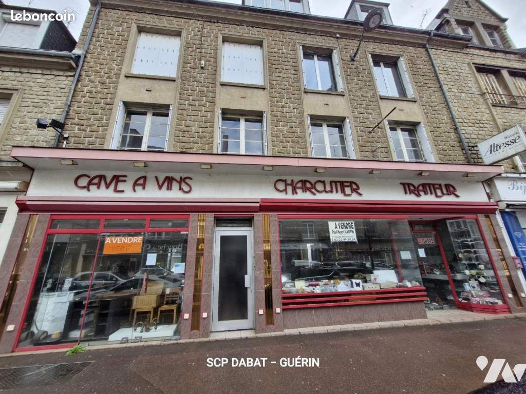 Local commercial 440 m² · à Saint-Hilaire-du-Harcouët · 440 m² · 233 200 €