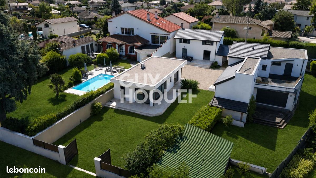 Maison 8 pièces 140 m² · à Meyzieu · 140 m² · 698 000 €