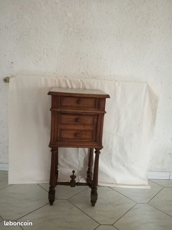 Table de nuit (image 1)