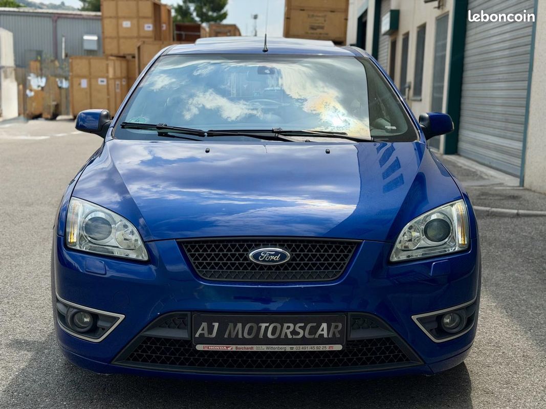 FORD FOCUS ST 2.5 225Ch MK2- Toit ouvrant - xénons - Première main (image 12)