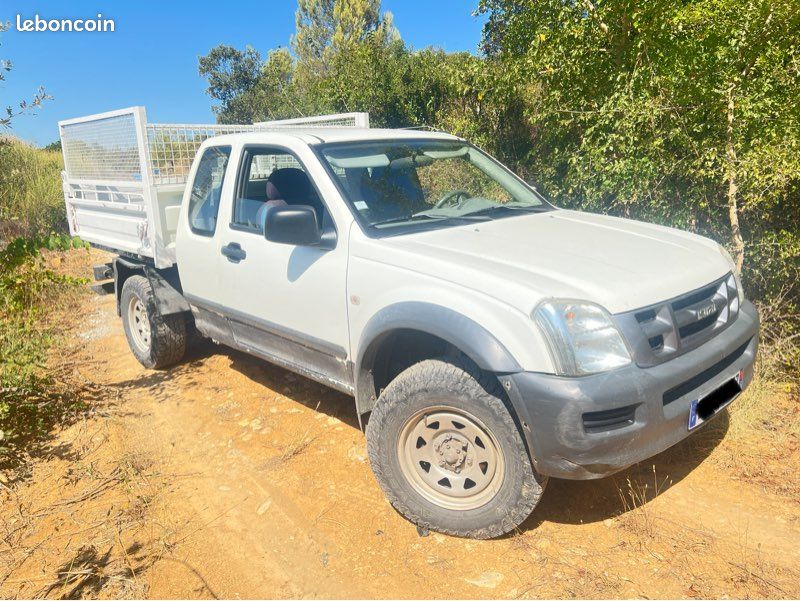 Isuzu D Max 4x4 Benne (image 1)