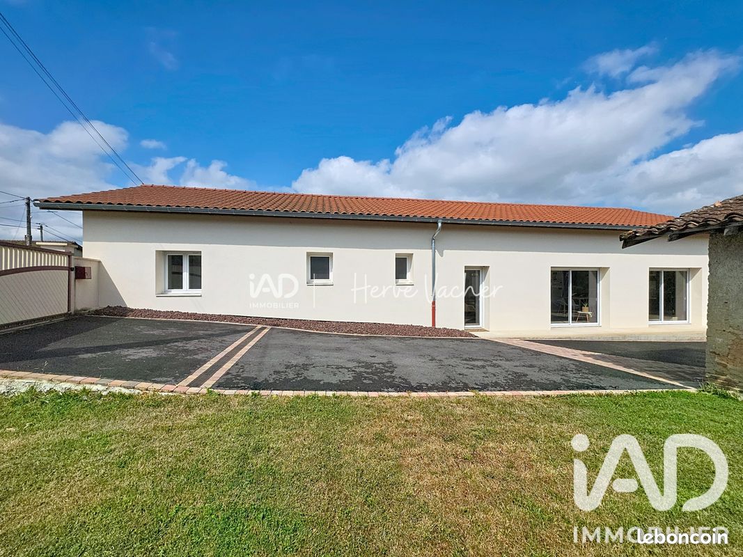 Maison 4 pièces 117 m² · à Montracol · 117 m² · 290 000 €