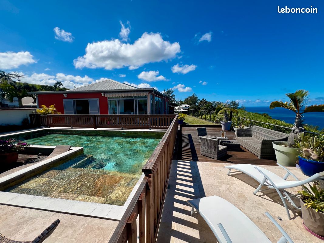 Maison 8 pièces 280 m² · à Petite-Île · 280 m² · 950 000 €