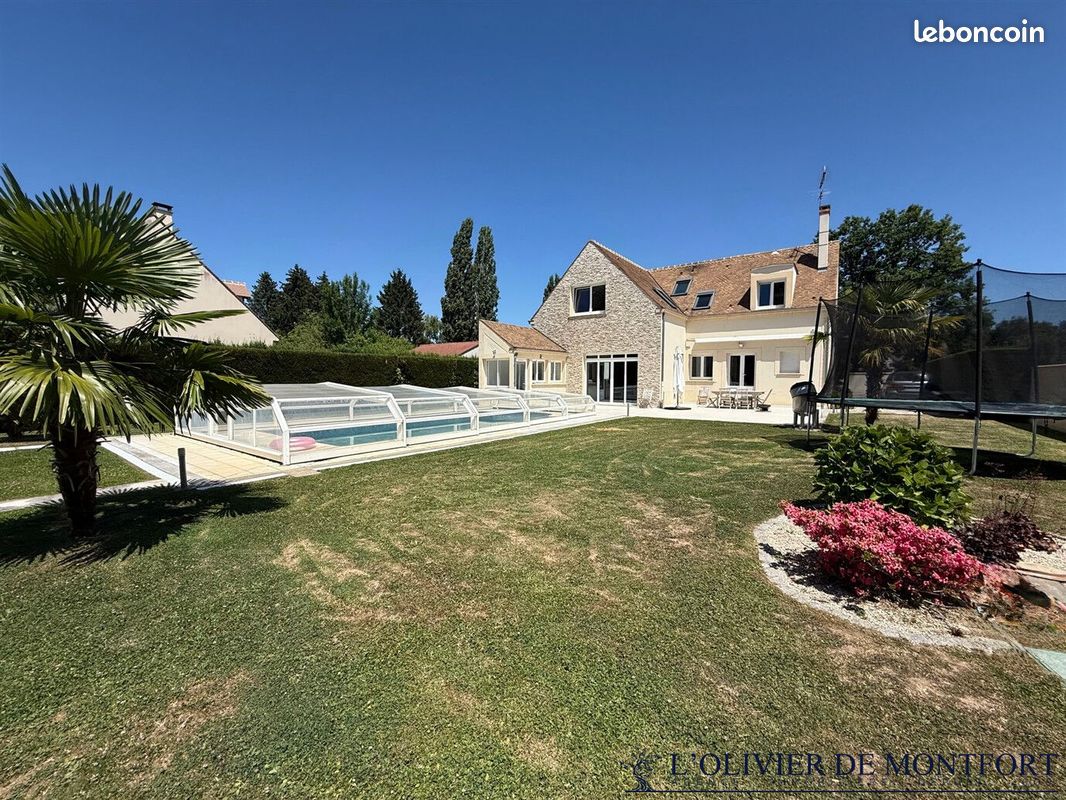 Maison 7 pièces 262 m² · à Les Essarts-le-Roi · 262 m² · 773 000 €