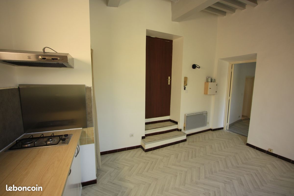 Appartement 2 pièces 28 m² · à Lambesc · 28 m² · 520 €/mois