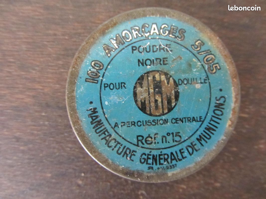 Porte vinyles tôle perforée 1960