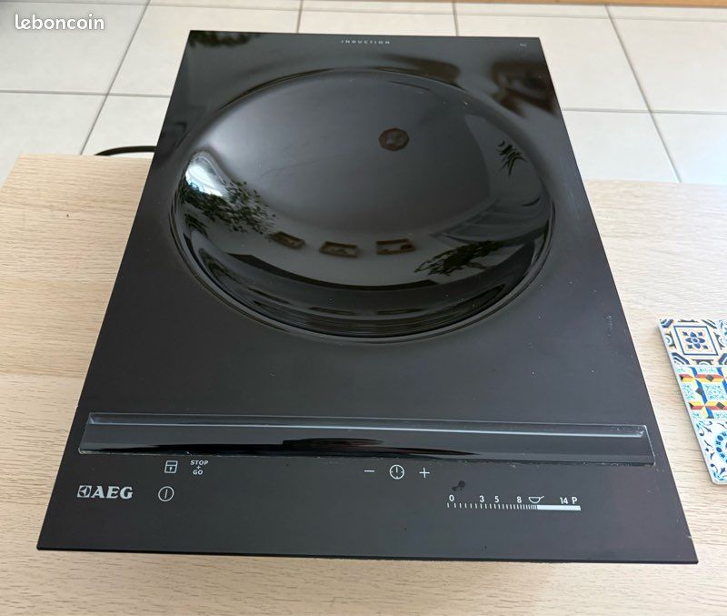 Table de cuisson induction Wok encastrable AEG HC451500EB + Poêle Wok inox – Très bon état (image 5)