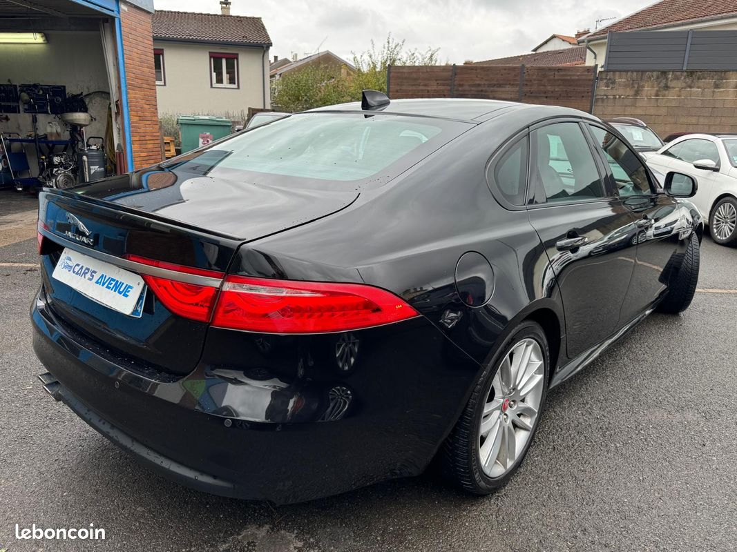 Jaguar xf 2.0d 180ch bva r-sport (image 2)