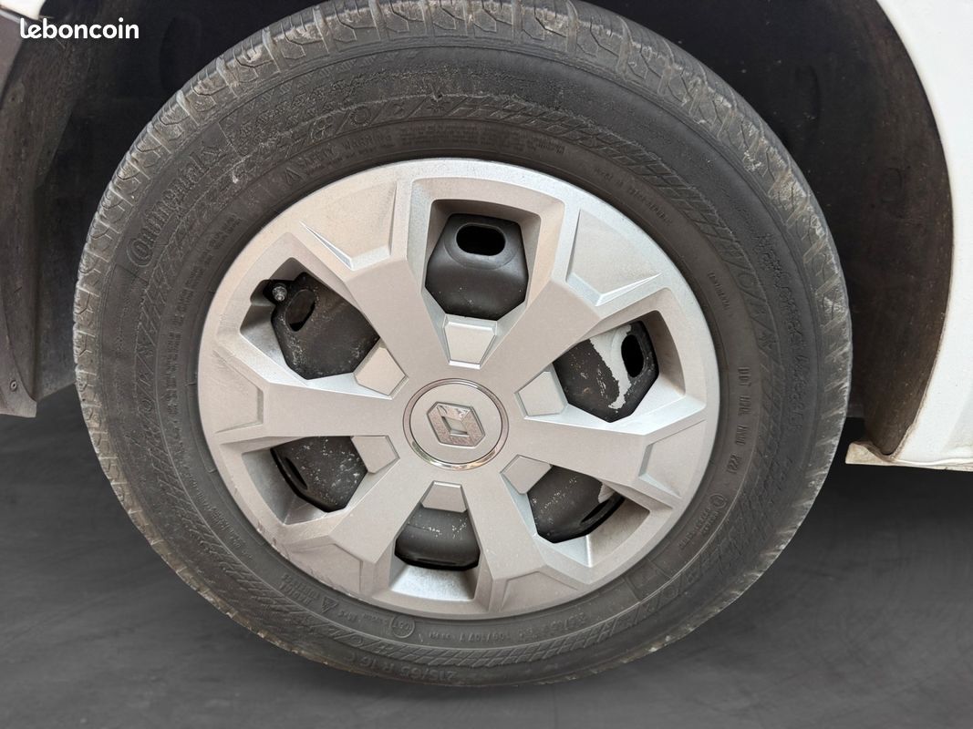 RENAULT TRAFIC III FOURGON L1H1 3T 2.0 BLUE DCI 170 EXTRA BA 150Ch Garantie 12 mois (image 15)