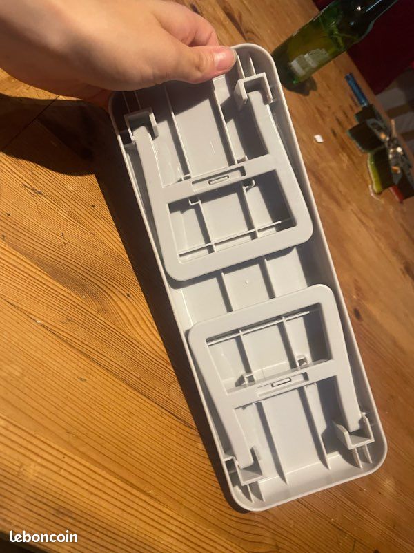 Table ongle (image 1)