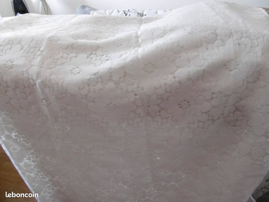Nappe en dentelle (image 2)