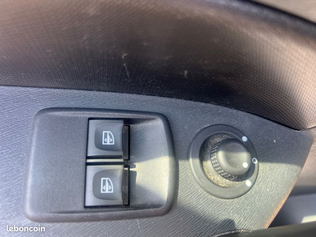 RENAULT KANGOO EXPRESS 1.5 BLUE DCI 80 Air Link 80Ch camera de recul radar AR carplay antivol cabine Garantie 12 mois (image 18)