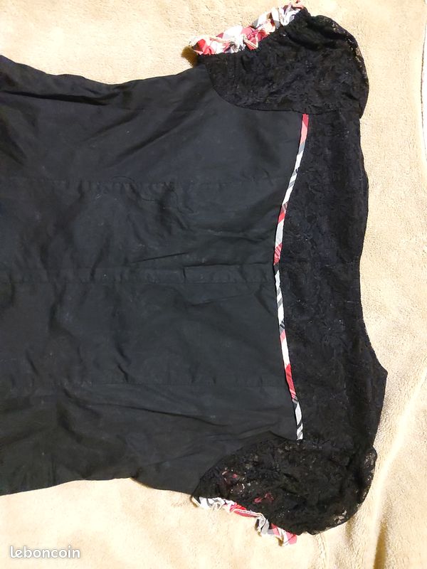 Robe noire manches en dentelle courtes taille 38 (image 8)