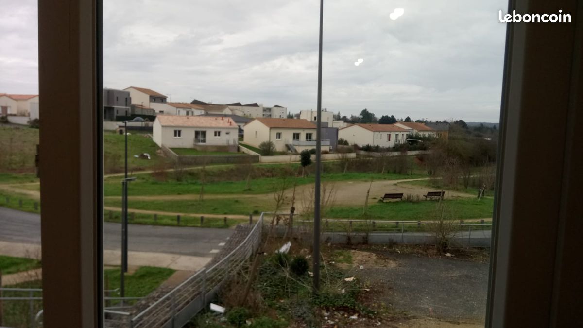 T2 de 40 m² proche FAC - Poitiers 86000 (image principale 4)