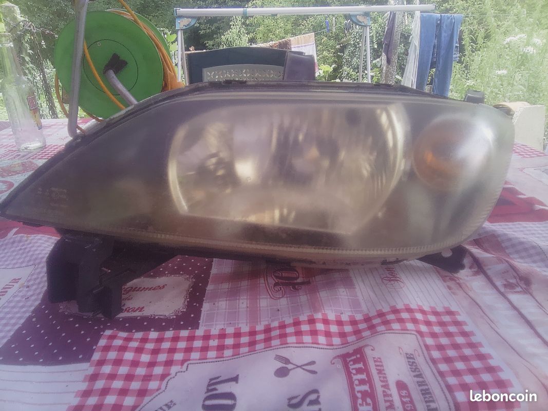 Phare Mazda 2 +pare boue (image 1)