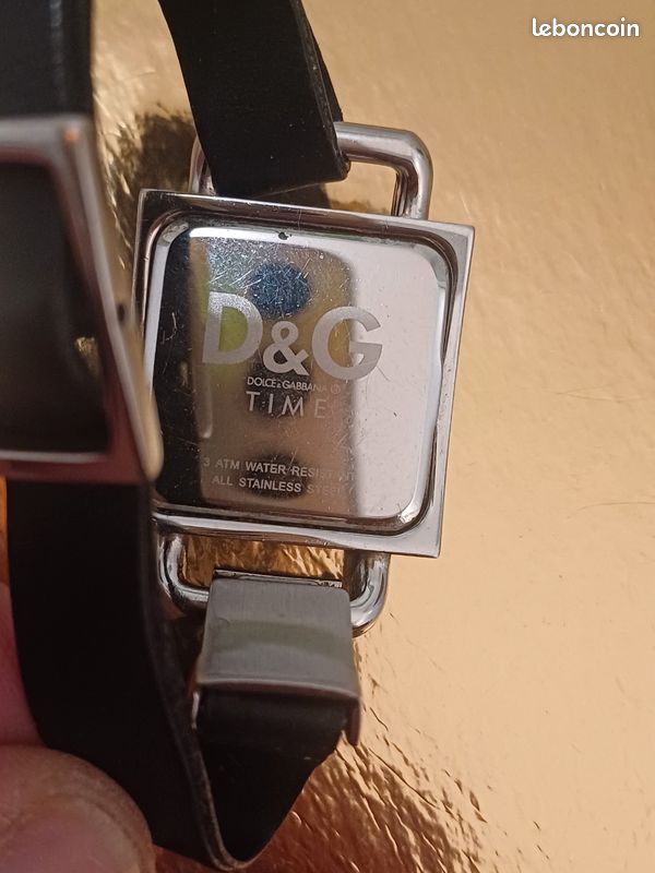 Montre Femme Dolce & Gabbana à Quartz - Boîtier Et Bracelet Dorés, Forme Rectangle, Occasion