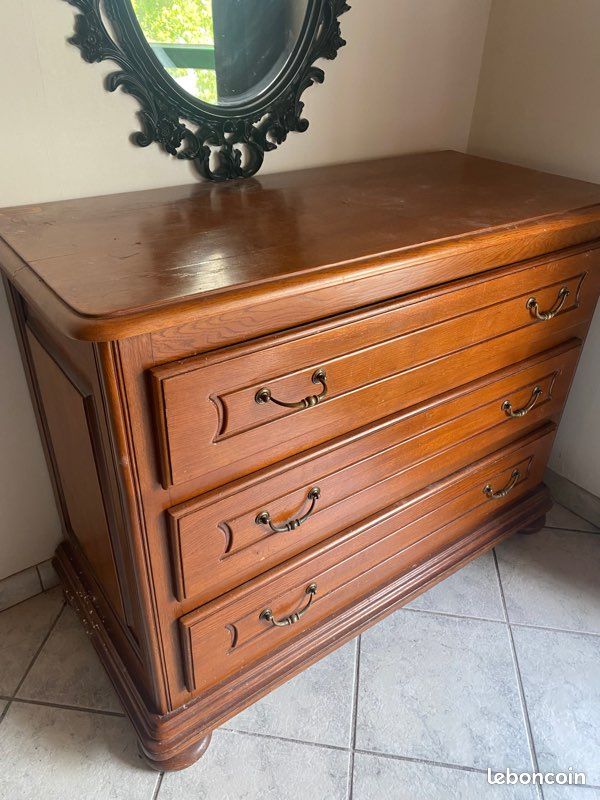 Commode (image 1)