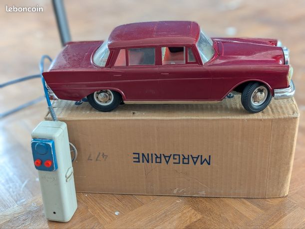 ANCIENNE VOITURE A Friction Gama 380 Mercedes 230 SL avec boite EUR 140