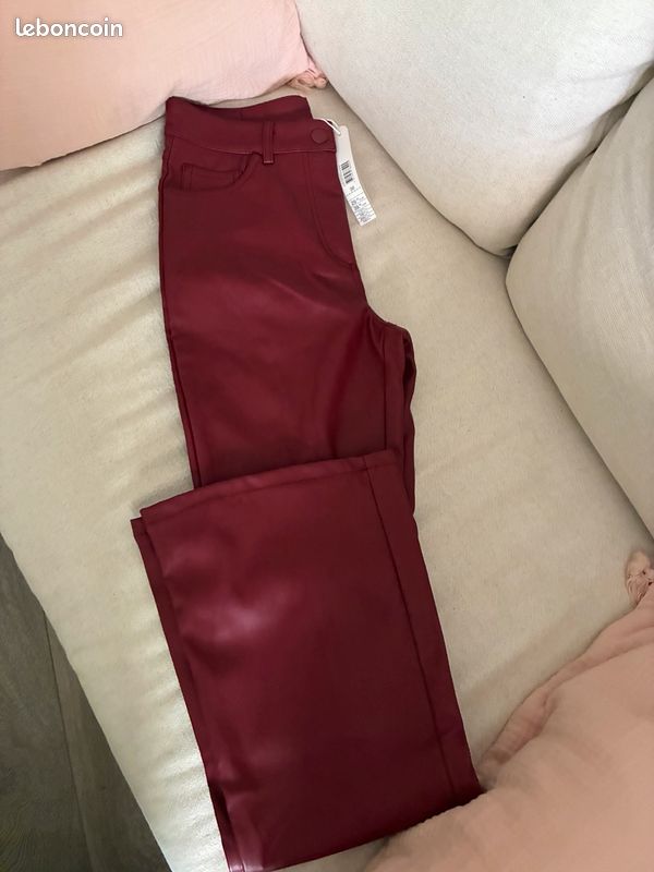 Pantalon Tally Weijl simili cuir bordeaux taille 38 neuf (image 1)