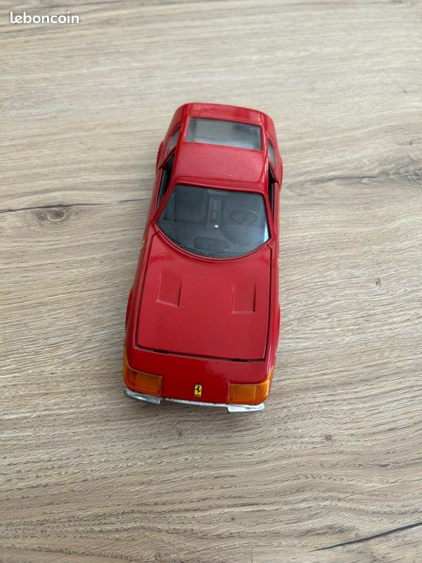 Voiture miniature Ferrari rouge 365GTB/4daytona majorette 1/24 (image 1)