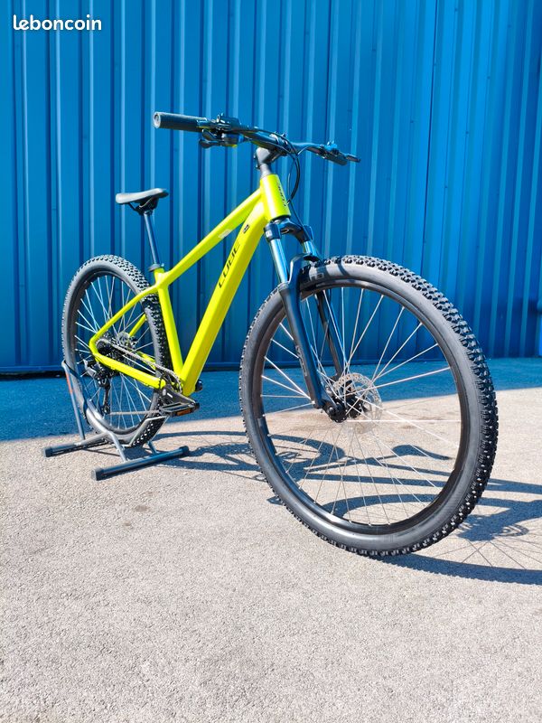 VTT Cube Aim Race black'n'azure 2024