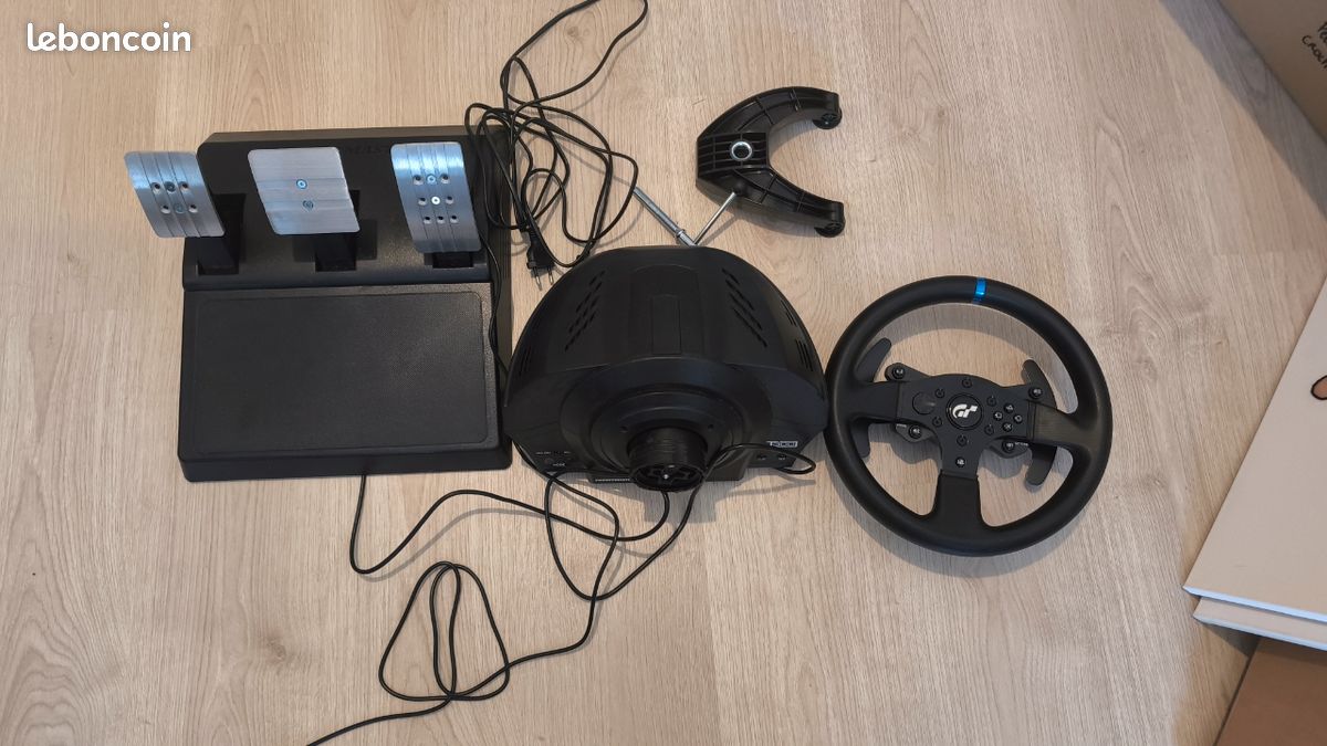 Volant+pédalier Thrustmaster T300RS GT neuf (image 2)