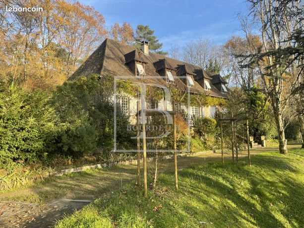 Maison 8 pièces 287 m²