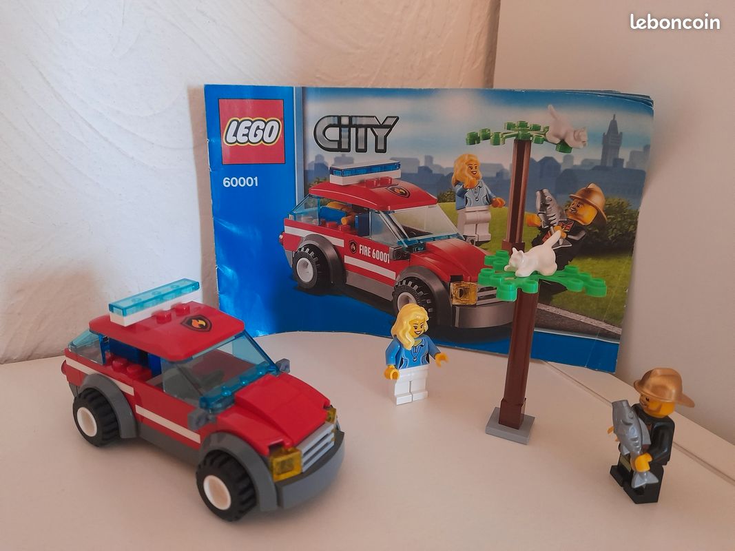 LEGO CITY 60001 La voiture du chef des pompiers COMPLET HA77 (image 1)