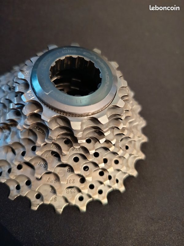 Cassette Campagnolo Chorus 11 Vitesses 12-27 – Argent – Ultra Léger – Occasion