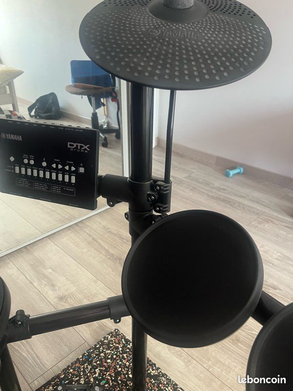 Batterie électronique Yamaha avec tapis insonorisant (image 6)