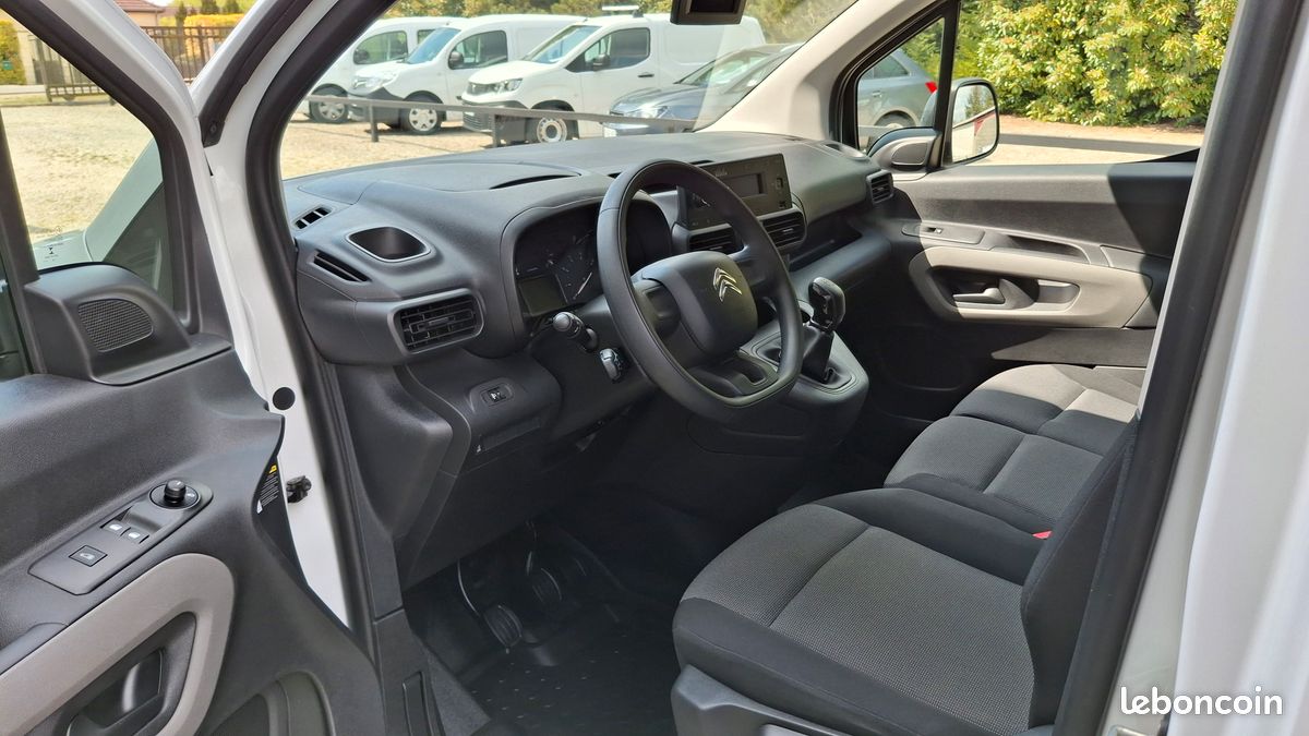 14000ht berlingo blue hdi ( 3 places , 1ère main , 14732 kms ) (image 4)