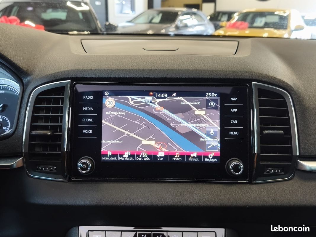 SKODA KAROQ 2.0 TDI 150cv 4x4 DSG7 Style / Toit Ouvrant / Attelage / CarPlay / (image 11)
