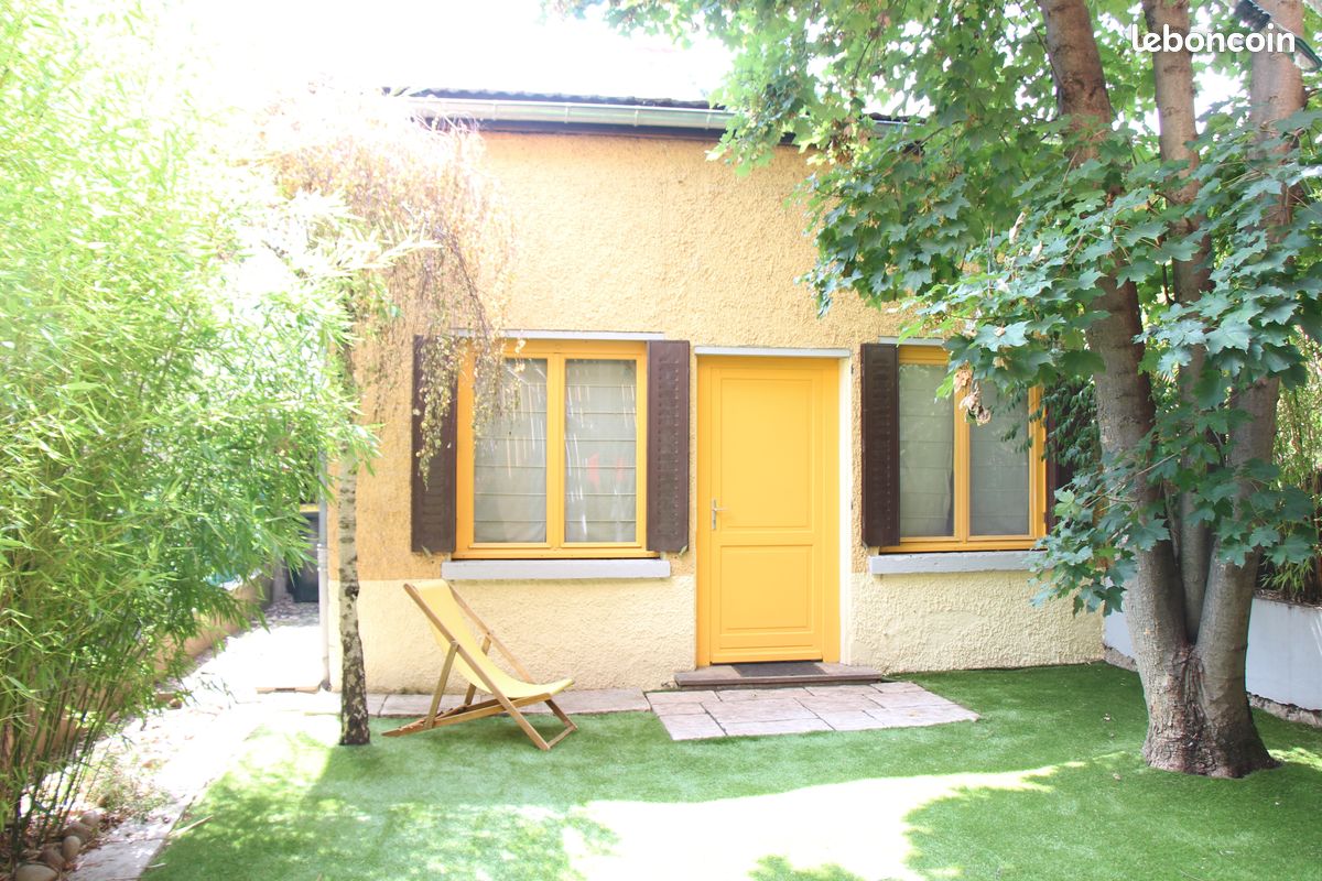 Appartement 1 pièce 35 m² · à Écully · 35 m² · 720 €