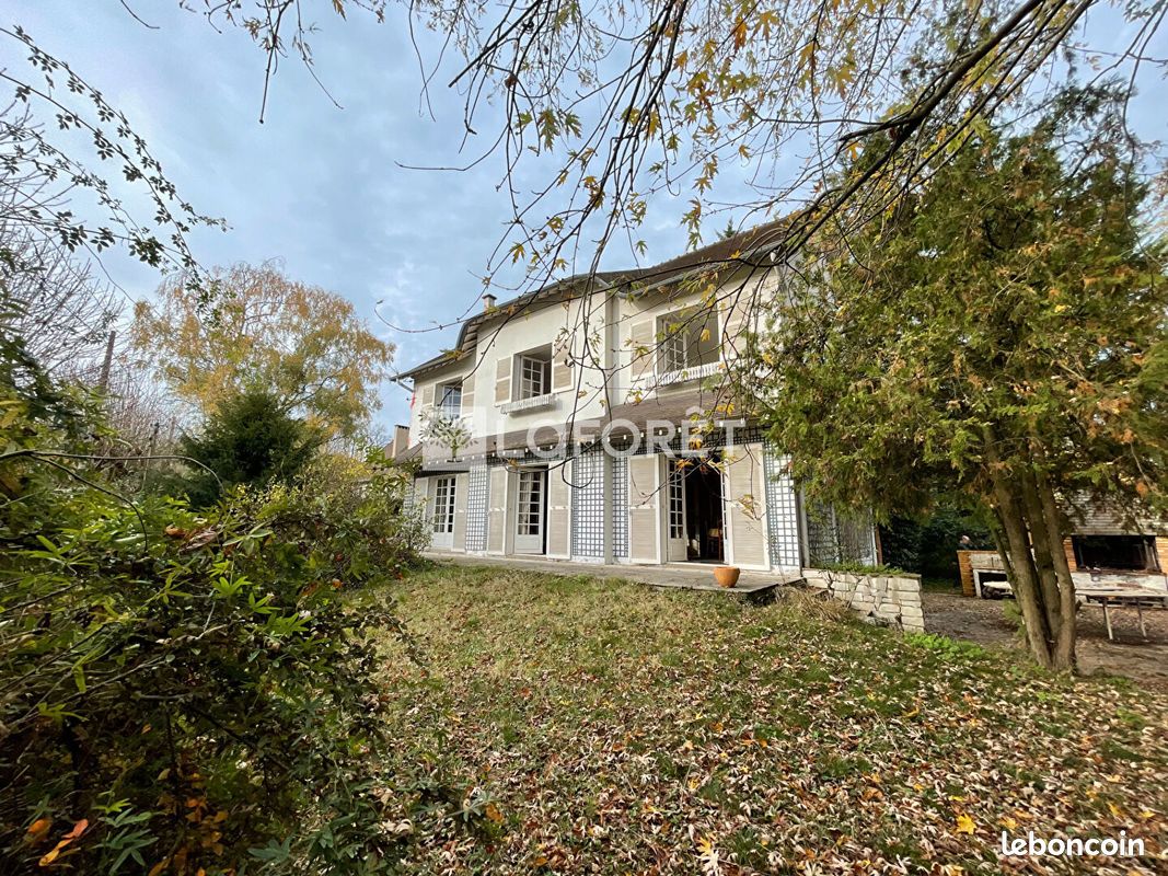 Maison 11 pièces 240 m² · à Andrésy · 240 m² · 625 000 €