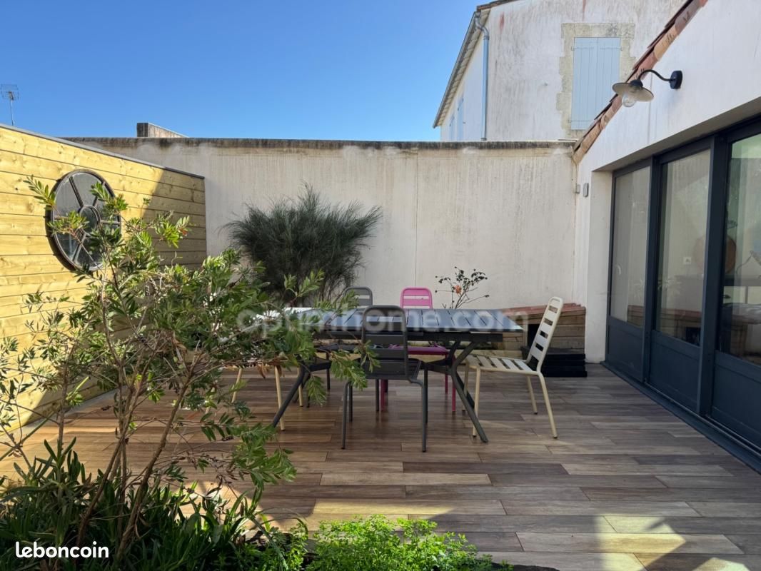 Maison 6 pièces 212 m² · à La Flotte · 212 m² · 849 000 €