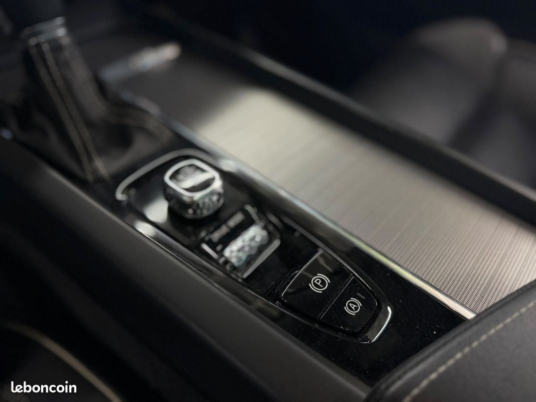 Volvo XC60 T4 190 CV BVA PACK R-DESIGN TOIT OUVRANT GPS (LAURENT AUTO) (image 21)