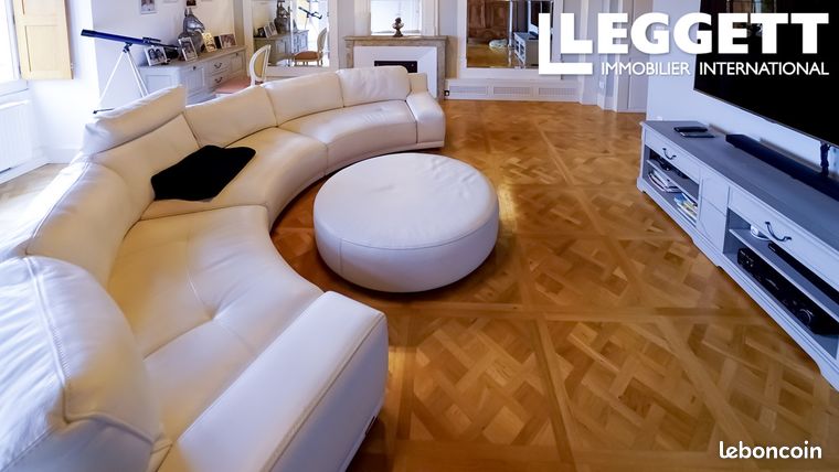 https://img.leboncoin.fr/api/v1/lbcpb1/images/73/ec/0c/73ec0c32e7ebdc1f0d081d0e1484bcbfdd239926.jpg?rule=ad-image