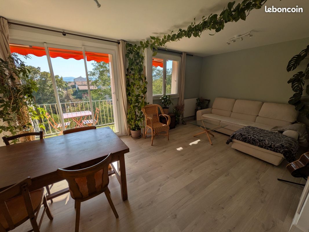 Appartement 4 pièces 76 m² · à Valence · 76 m² · 890 €