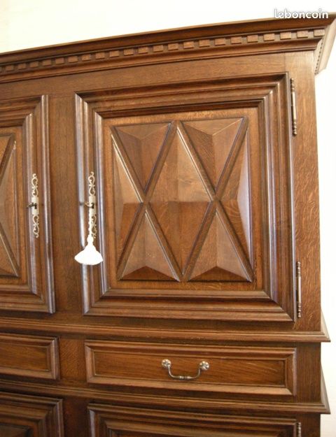 Buffet Louis XIII (ton noyer foncé) (image 3)