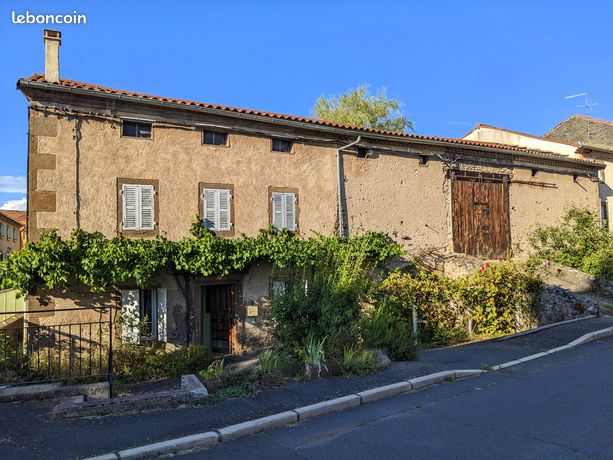 Maison de charme T5 plein centre Siaugues ST Romain
