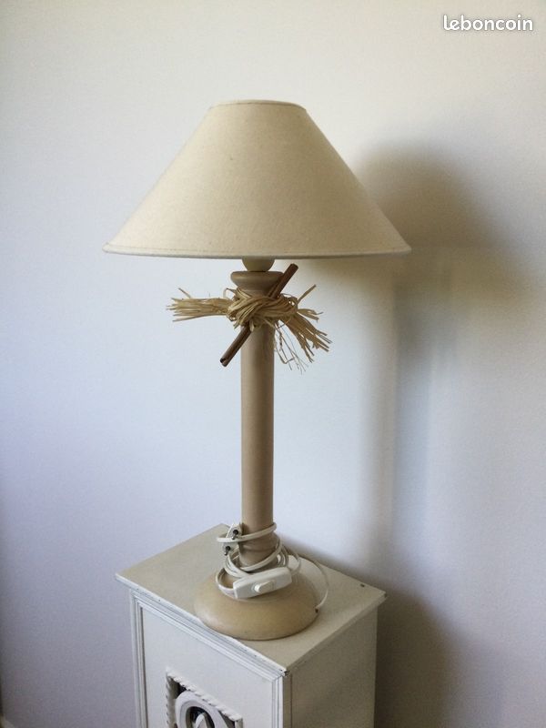 Lampe de chevet beige (image 2)