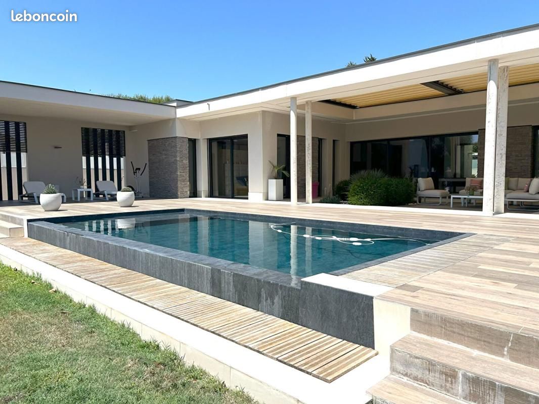 Maison 7 pièces 278 m² · à Villeneuve-lès-Avignon · 278 m² · 2 100 000 €