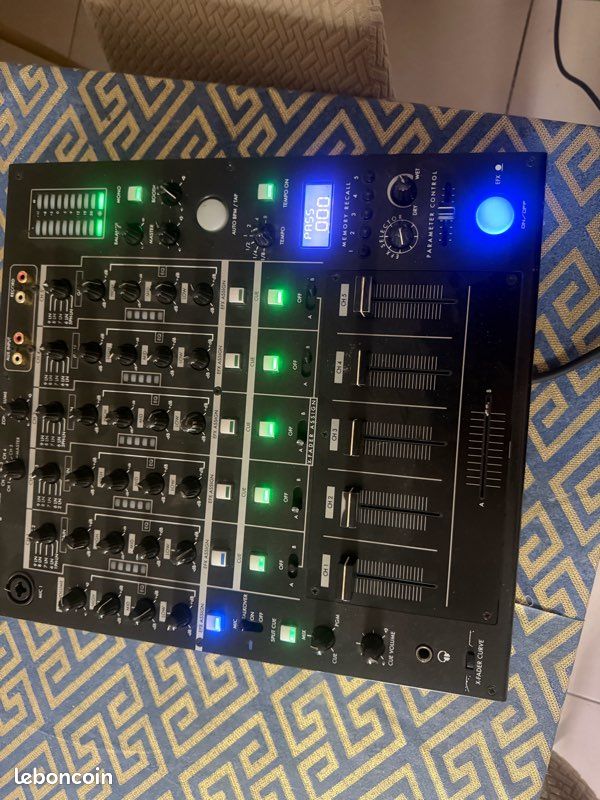 Table mixage DJ (image 2)