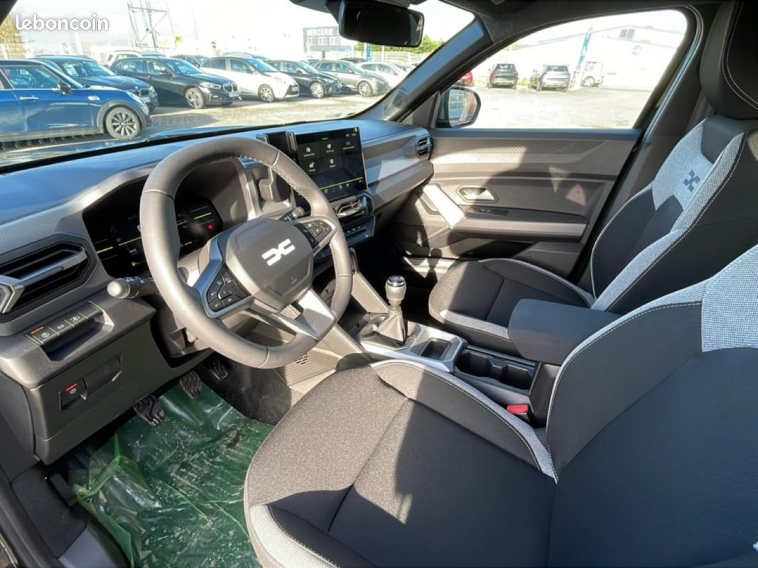 DACIA DUSTER 1.2 mild hybrid 140 journey (image 23)