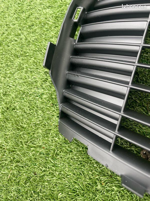 Grille calandre Peugeot 3008 (2009-2013) (image 2)