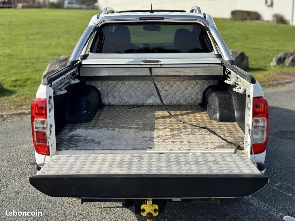 NISSAN NP300 NAVARA 2.3 dCi 190ch BVA DOUBLE CABINE Tekna (image 8)