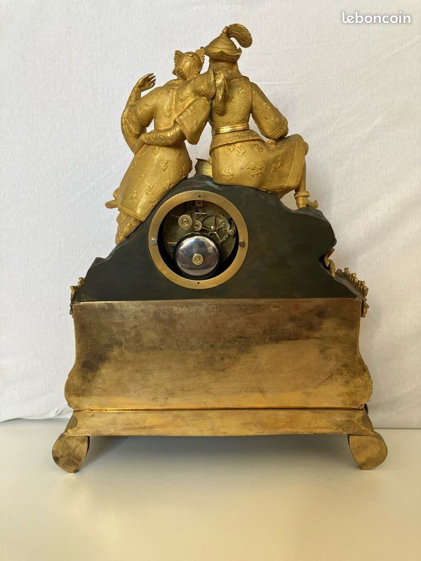 Pendule en bronze XIXe siècle (image 9)