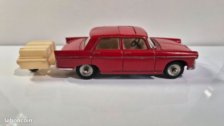 DINKY TOYS - Peugeot 404 Commerciale 525 - 1/43 - Collection
